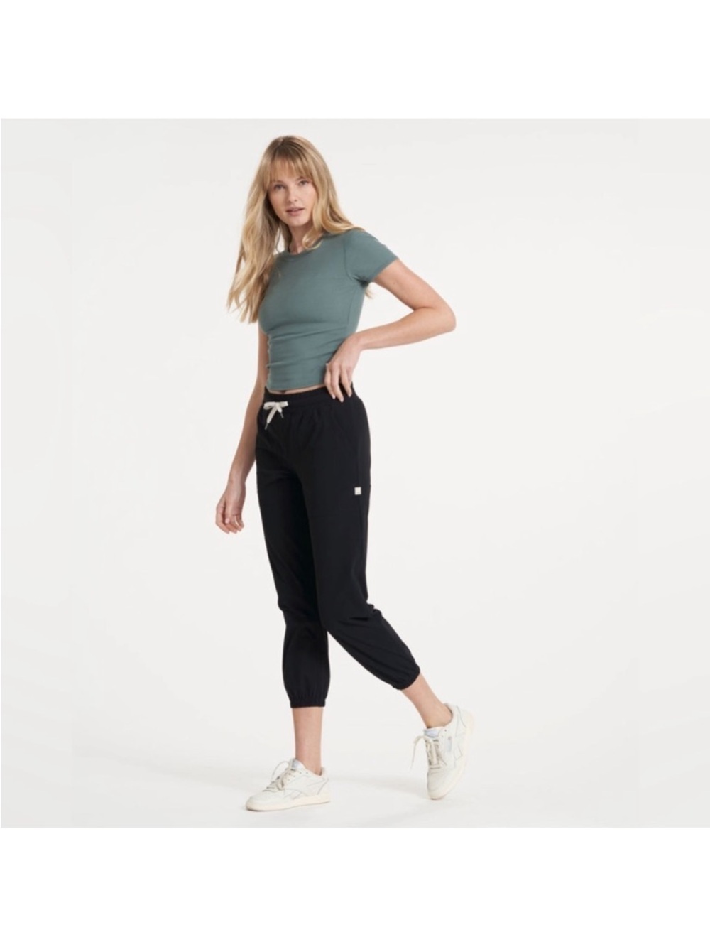 Vuori Black Crop Drawstring Joggers